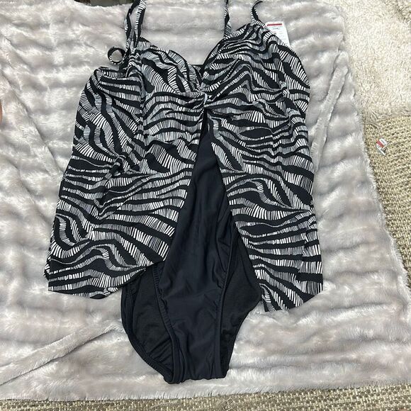 Swim Solutions MOTION LINES BLACK Plus Size‎ Flyaway One-Piece Swimsuit US 22W - Picture 2 of 3